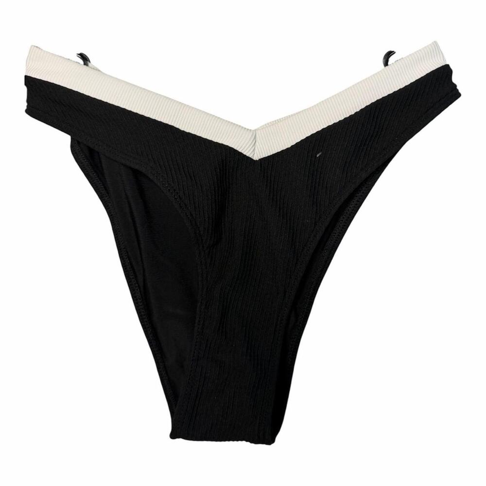 Berlook black and white ribbed